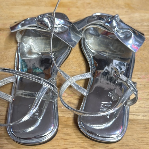 Zara Silver Bow Slides flat sandals - Picture 6 of 6